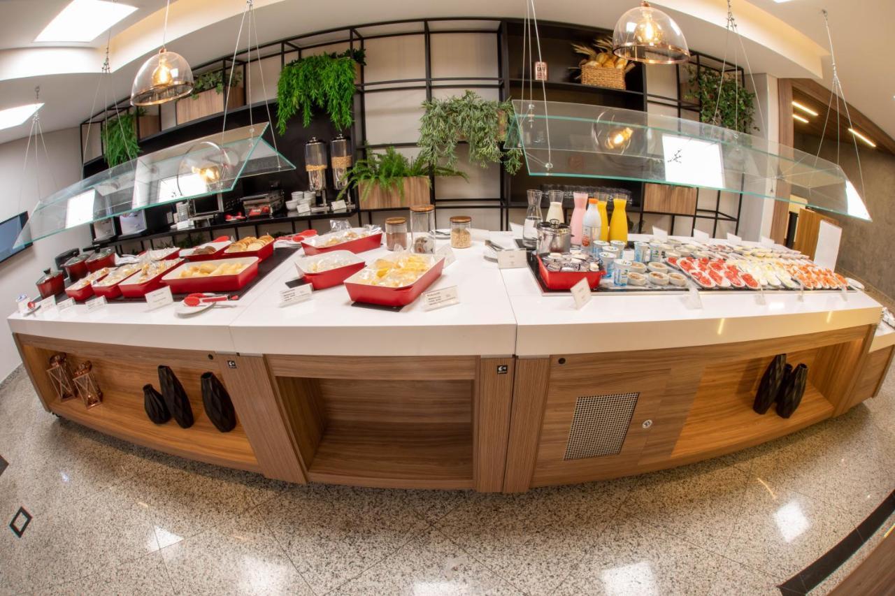 Summit Monaco Hotel 4*