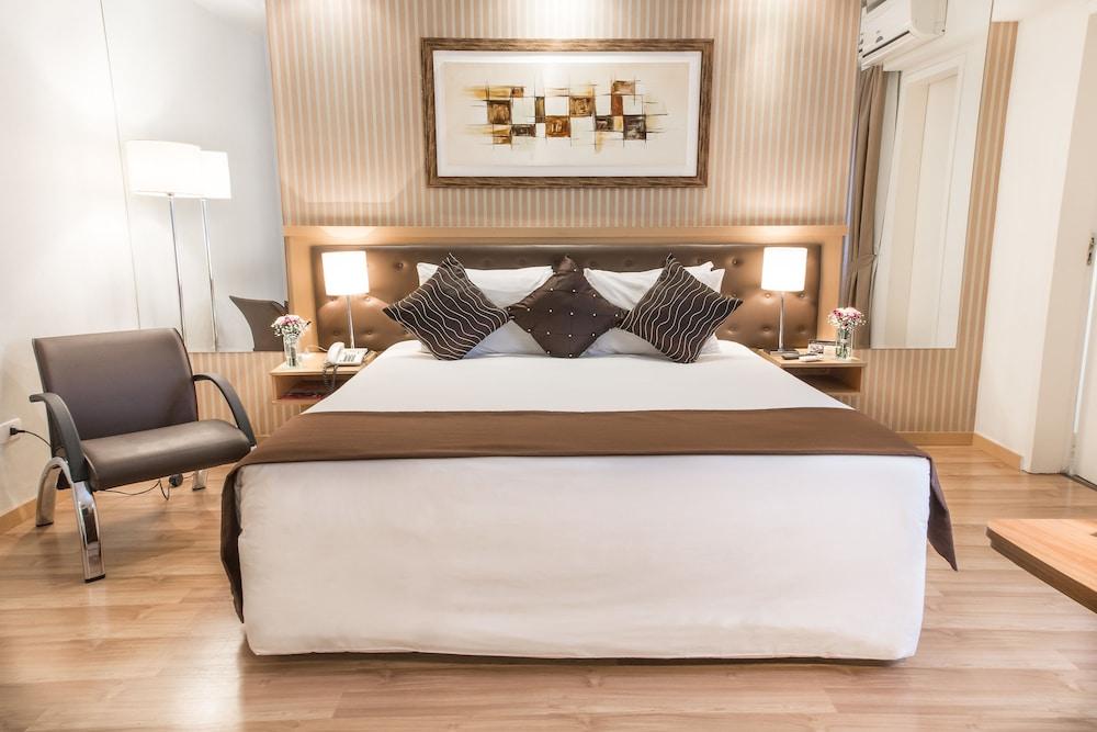 Summit Monaco 4*